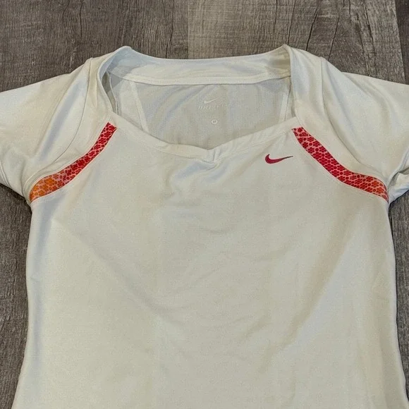 Nike Court Women White Dri-Fit Tennis Short Sleeve Shirt Medium Pink Trim - Picture 2 of 7